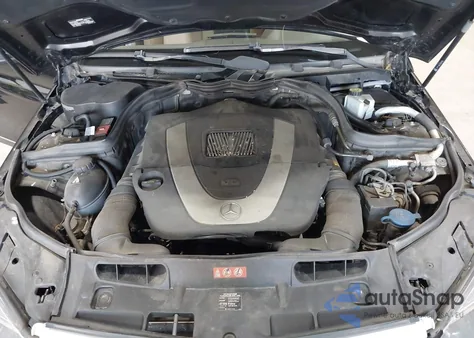 2011 Mercedes-Benz C 300 Luxury 4Matic/Sport 4Matic z USA, uszkodzony, nr VIN WDDGF8BB8BR134687